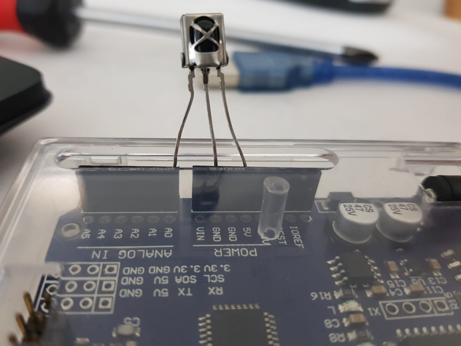 Accendere e spegnere un LED con un telecomando html 14020de9472199d9